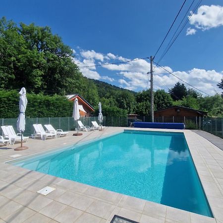 Chalet Bord De Lac Avec Piscine N2E Laffrey Exterior photo