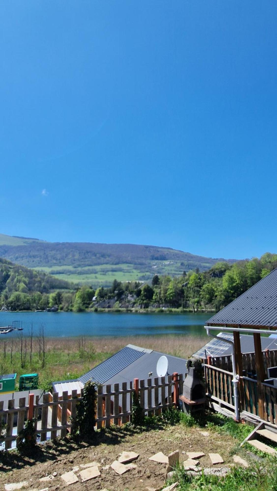 Chalet Bord De Lac Avec Piscine N2E Laffrey Exterior photo